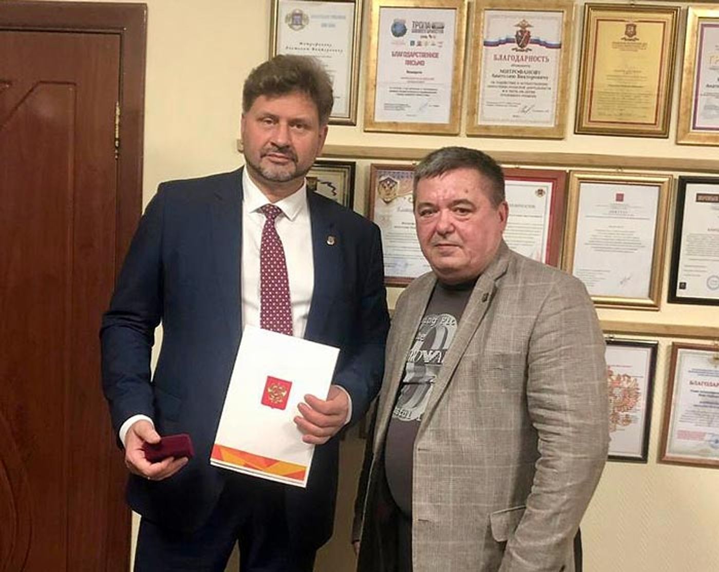 Сергей Коновалов (слева)