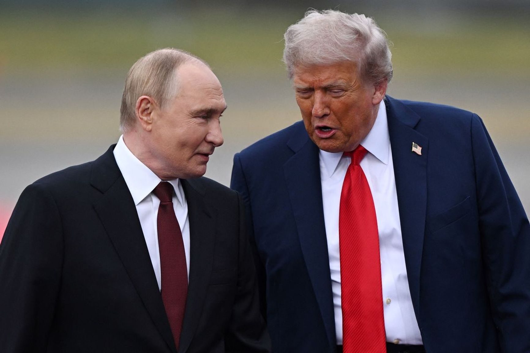 Трамп и Путин на саммите на Аляске